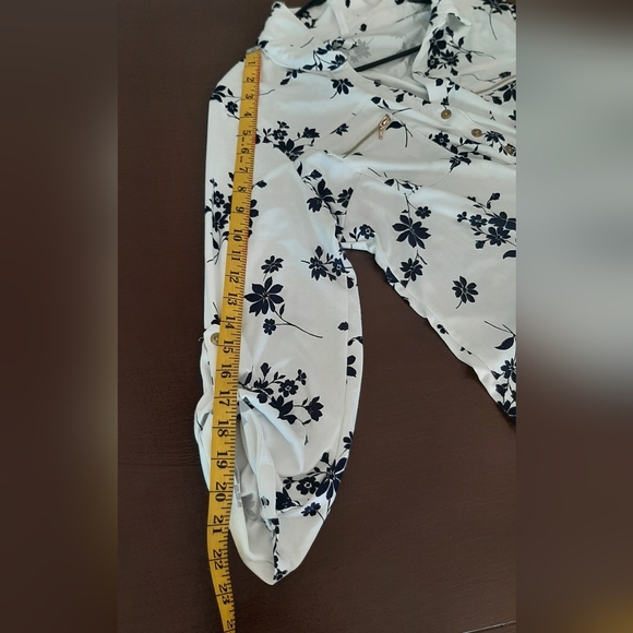 DNA Couture Black and White Floral Casual Blouse - Picture 4 of 9